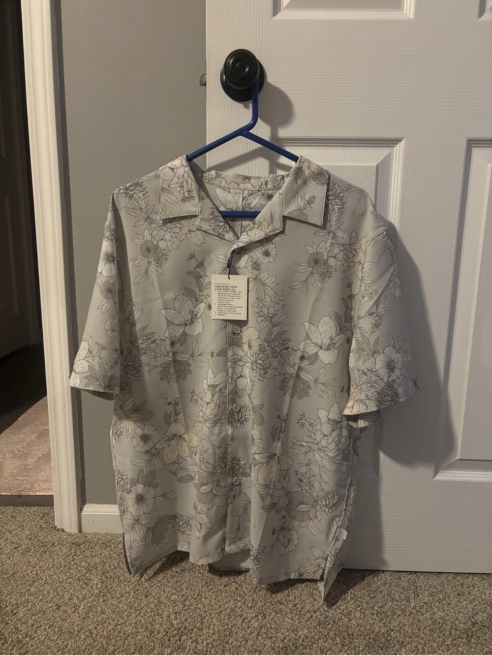 lululemon athletica Light Gray Floral Short-Sleeve Button-Down